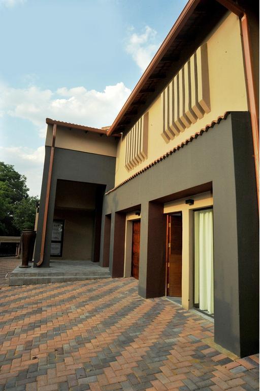Sunset Manor Guest House ポチェフストルーム エクステリア 写真