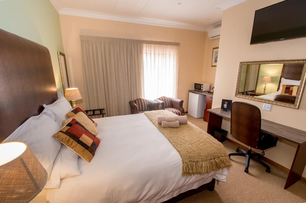 Sunset Manor Guest House ポチェフストルーム エクステリア 写真