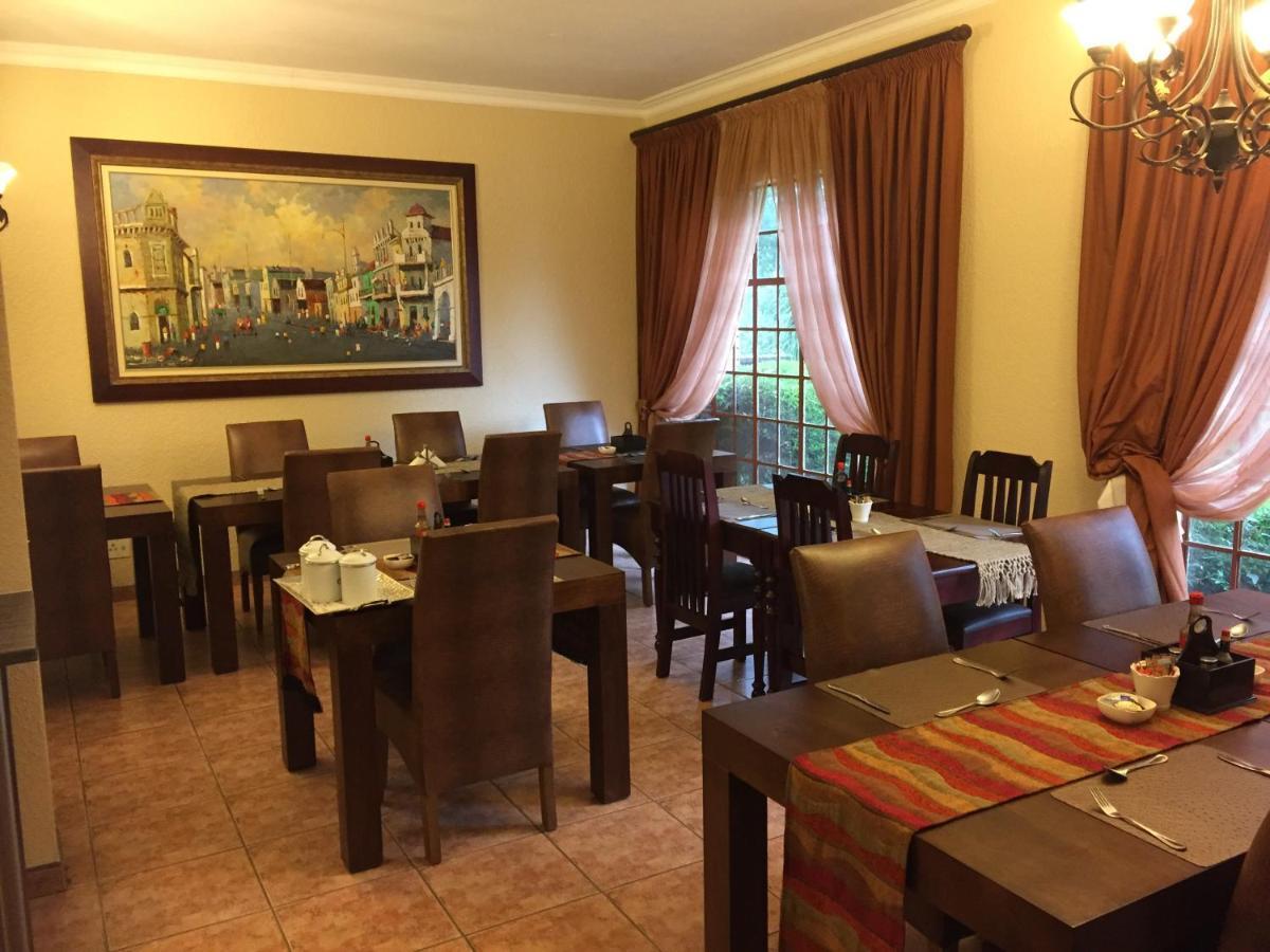 Sunset Manor Guest House ポチェフストルーム エクステリア 写真